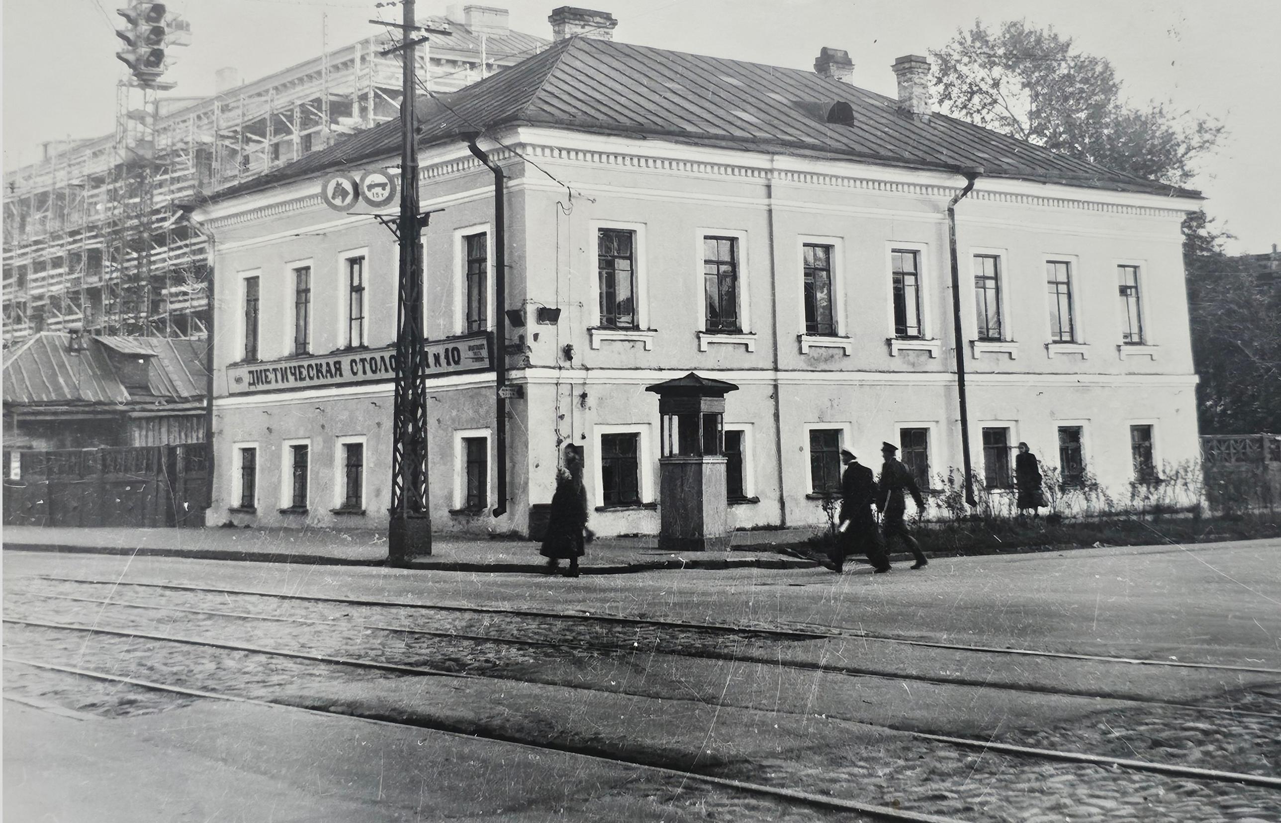 Дмитрий Морев предложил горожанам поделиться фотографиями старого  Архангельска